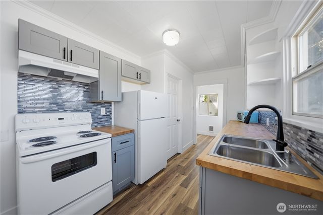 9910 272nd Street NW, Stanwood, WA 98292