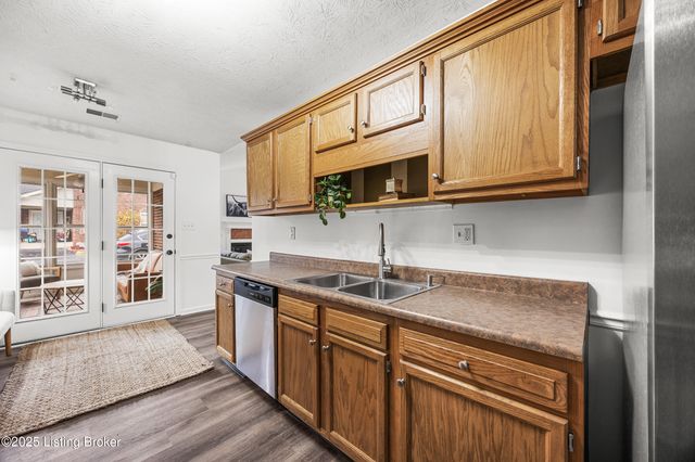 11403 Ridge Lake Dr, Louisville, KY 40272