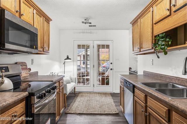 11403 Ridge Lake Dr, Louisville, KY 40272