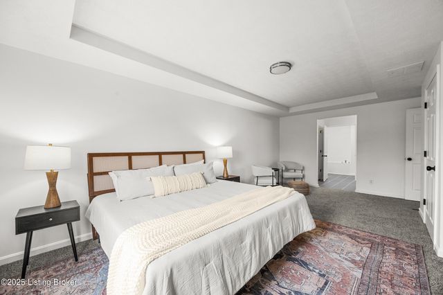 11403 Ridge Lake Dr, Louisville, KY 40272