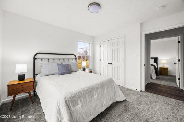 11403 Ridge Lake Dr, Louisville, KY 40272