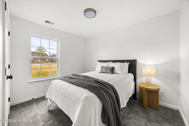 11403 Ridge Lake Dr, Louisville, KY 40272