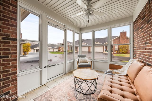 11403 Ridge Lake Dr, Louisville, KY 40272