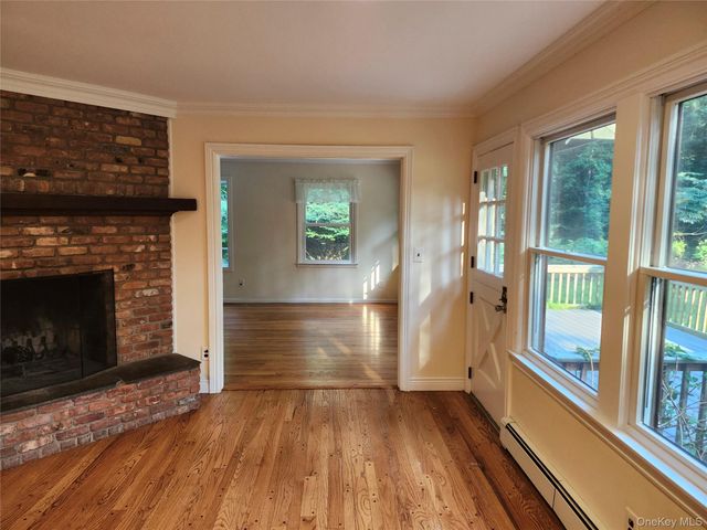 11 Smith Lane, Saint James, NY 11780