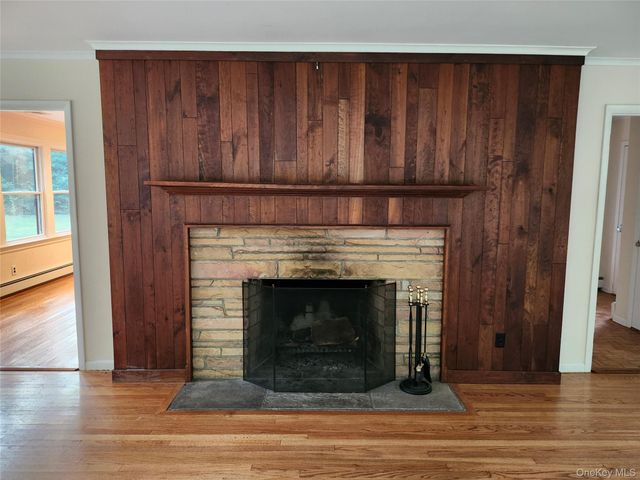 11 Smith Lane, Saint James, NY 11780
