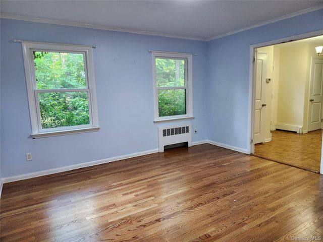 11 Smith Lane, Saint James, NY 11780