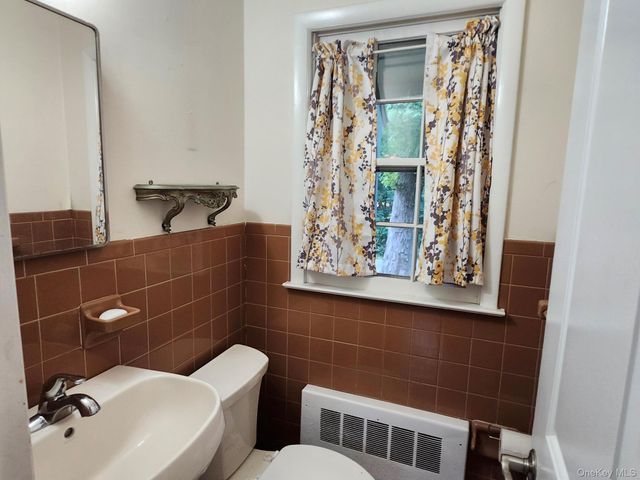 11 Smith Lane, Saint James, NY 11780
