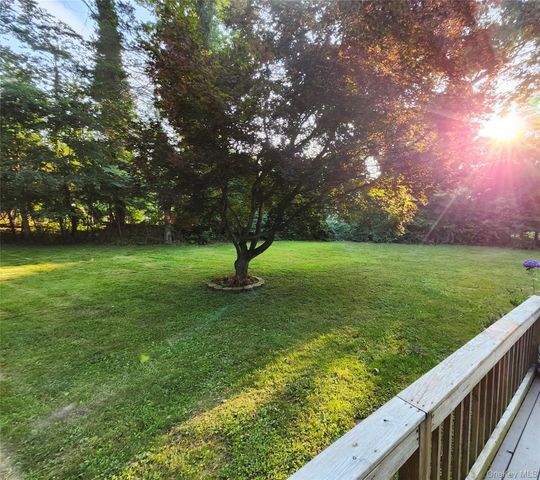 11 Smith Lane, Saint James, NY 11780