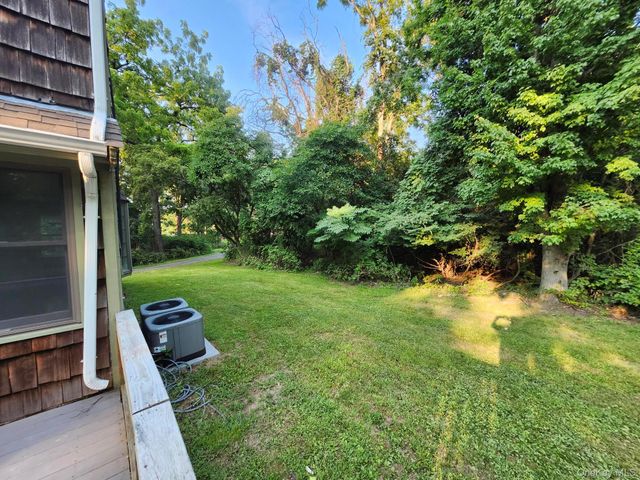 11 Smith Lane, Saint James, NY 11780