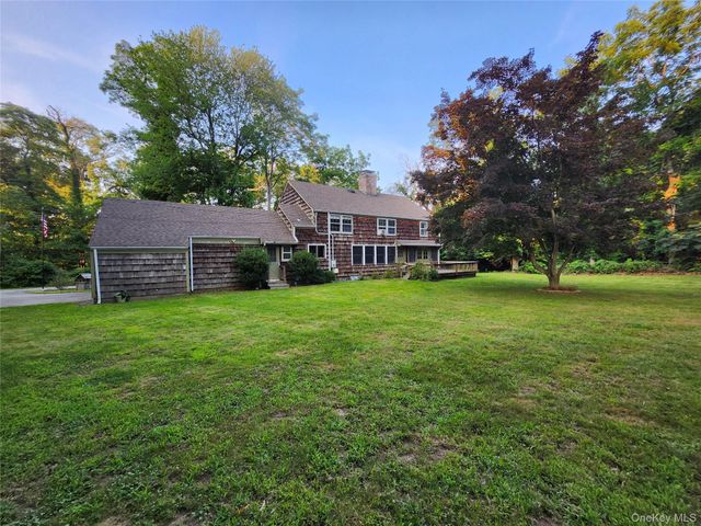 11 Smith Lane, Saint James, NY 11780