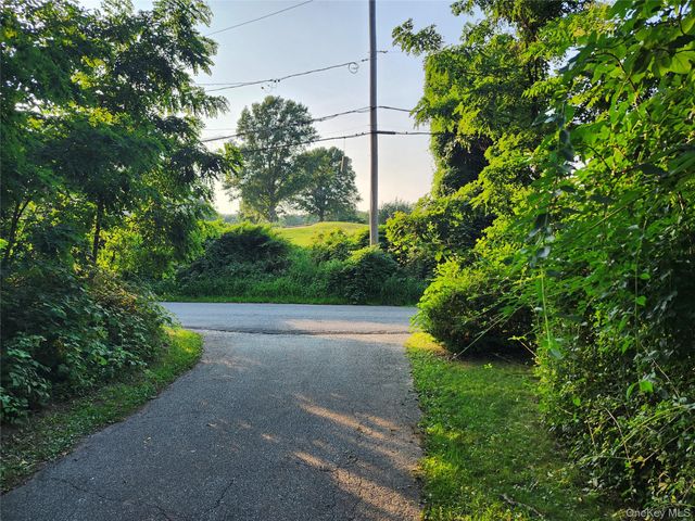 11 Smith Lane, Saint James, NY 11780