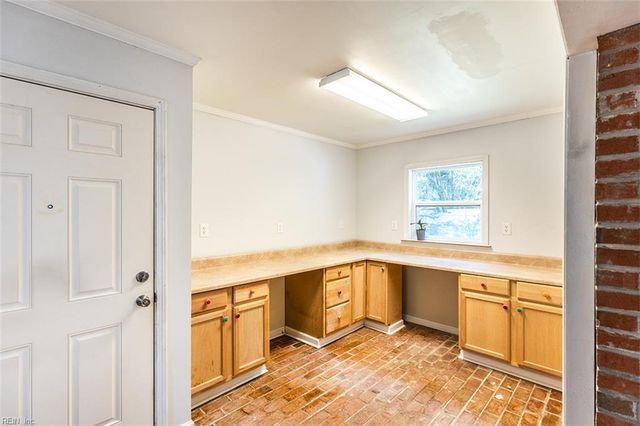 2212 Windom PL, Virginia Beach, VA 23454