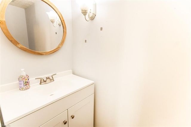 2212 Windom PL, Virginia Beach, VA 23454