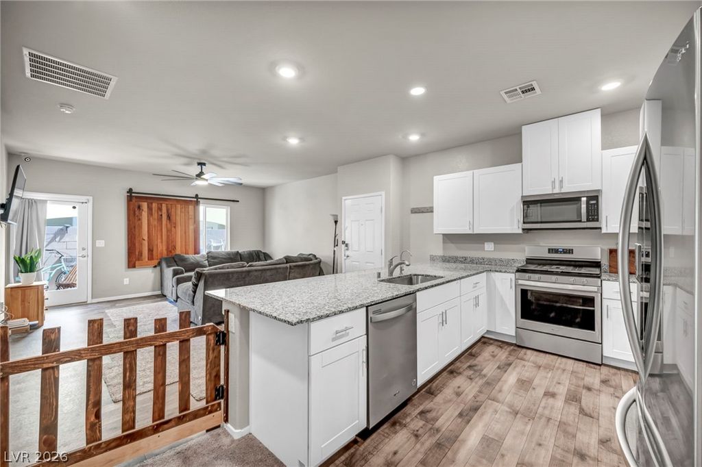 7554 Crested Moon Street, North Las Vegas, NV 89084 — photo 5