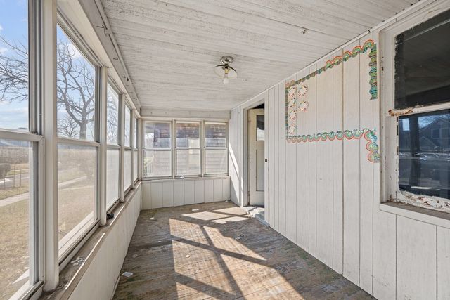 2441 21st Avenue, Rock Island, IL 61201