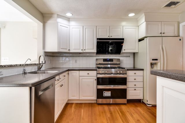 35 Blackberry Lane, Framingham, MA 01701