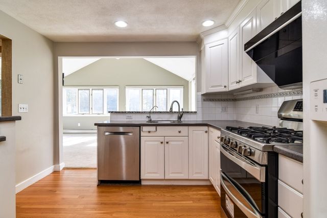 35 Blackberry Lane, Framingham, MA 01701