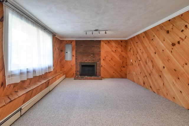 35 Blackberry Lane, Framingham, MA 01701