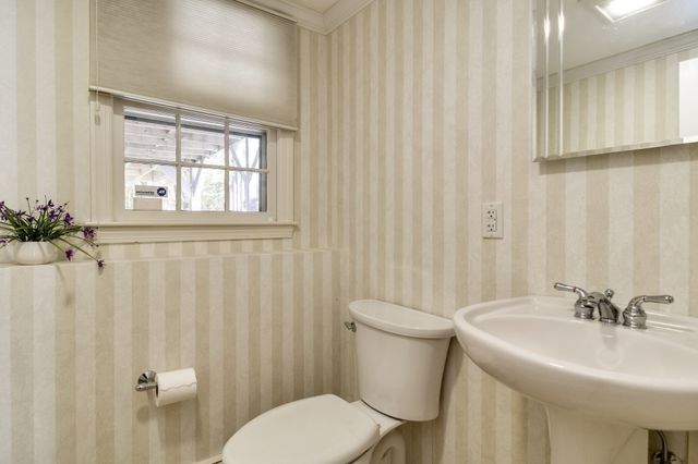 35 Blackberry Lane, Framingham, MA 01701
