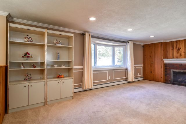 35 Blackberry Lane, Framingham, MA 01701