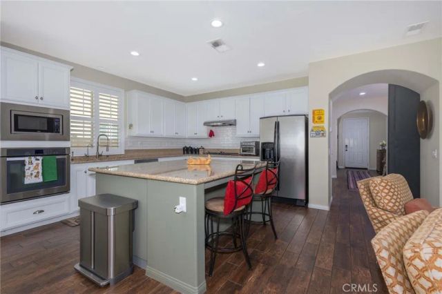 35385 Summerholly Lane, Murrieta, CA 92563