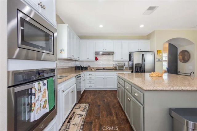 35385 Summerholly Lane, Murrieta, CA 92563