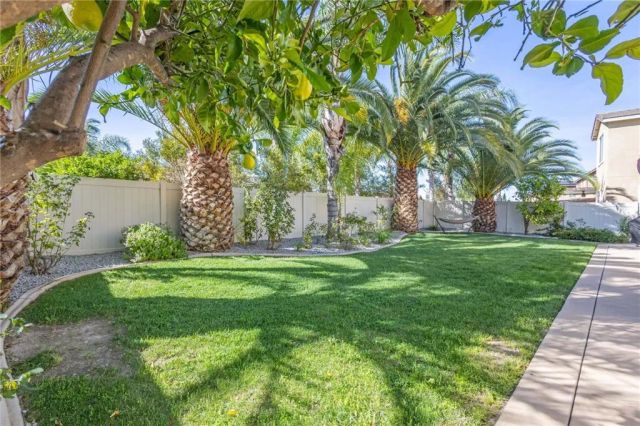 35385 Summerholly Lane, Murrieta, CA 92563