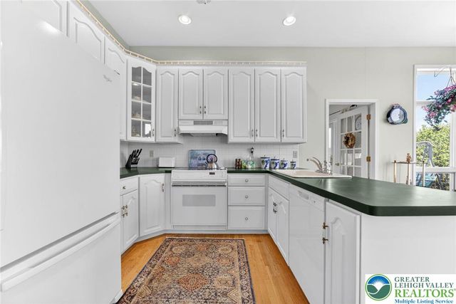 353 Beaver Run Drive, Bushkill Twp, PA 18064