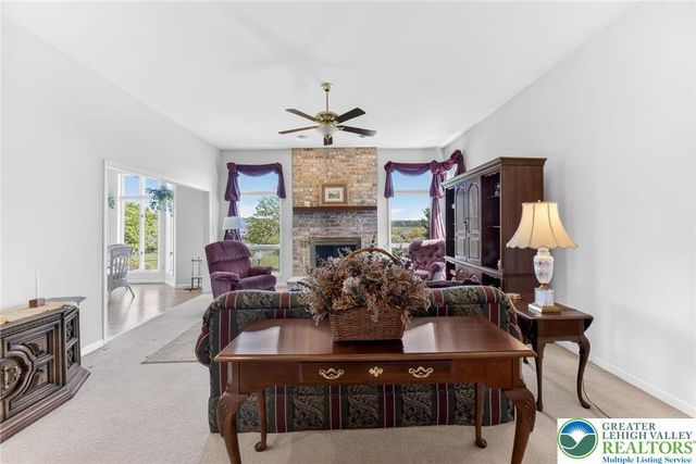 353 Beaver Run Drive, Bushkill Twp, PA 18064