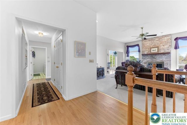 353 Beaver Run Drive, Bushkill Twp, PA 18064