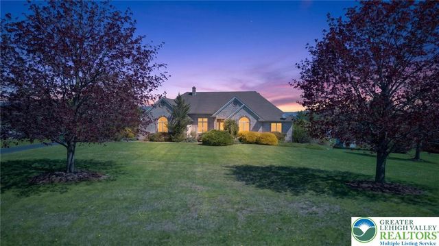 353 Beaver Run Drive, Bushkill Twp, PA 18064
