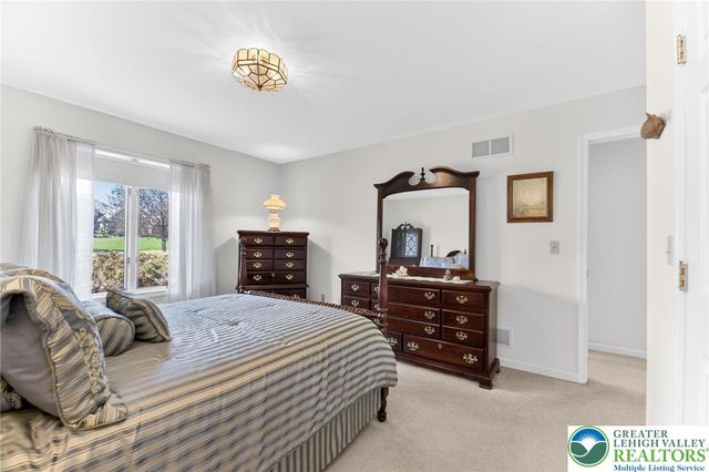 353 Beaver Run Drive, Bushkill Twp, PA 18064