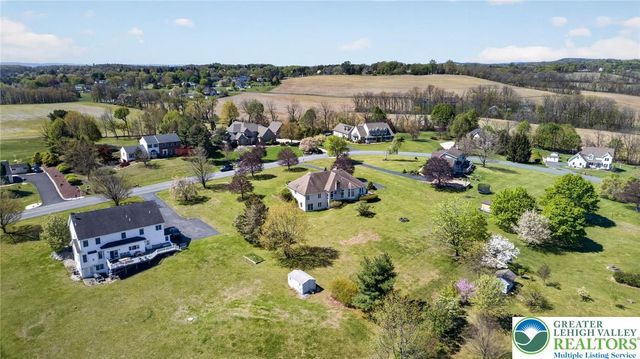353 Beaver Run Drive, Bushkill Twp, PA 18064