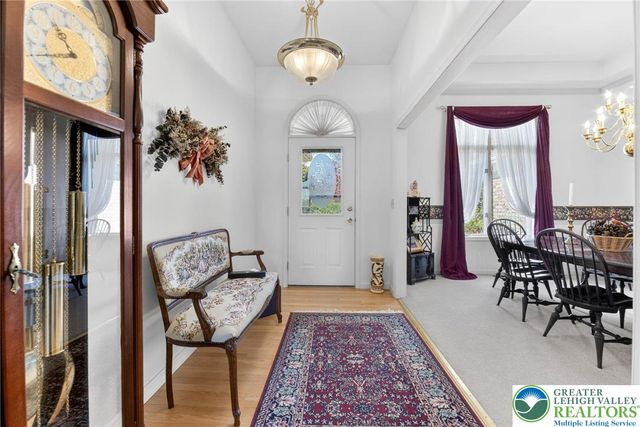 353 Beaver Run Drive, Bushkill Twp, PA 18064