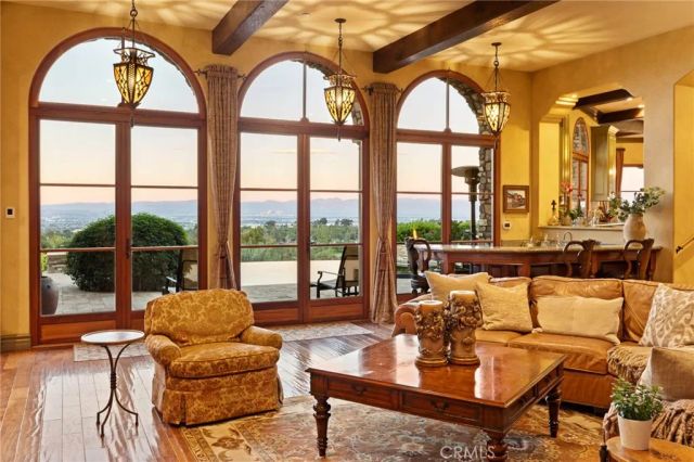 4 Yellow Brick Rd, Rancho Palos Verdes, CA 90275
