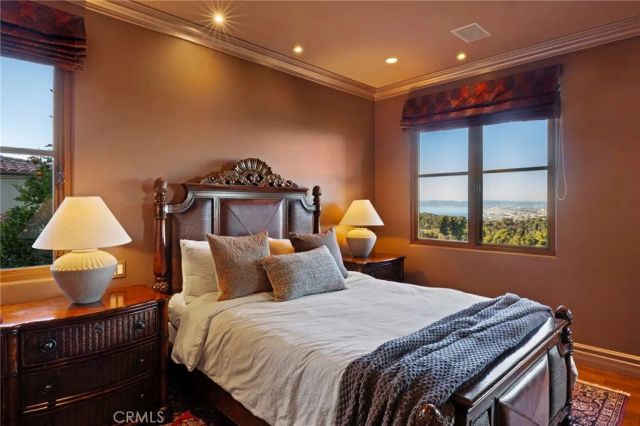 4 Yellow Brick Rd, Rancho Palos Verdes, CA 90275