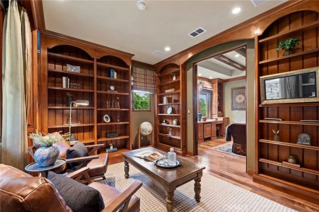 4 Yellow Brick Rd, Rancho Palos Verdes, CA 90275