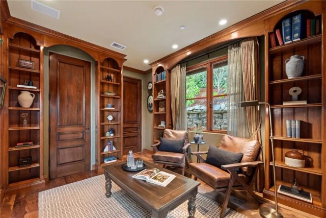 4 Yellow Brick Rd, Rancho Palos Verdes, CA 90275