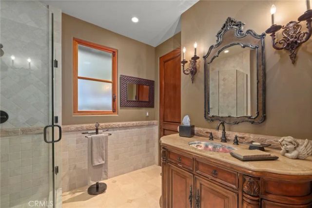 4 Yellow Brick Rd, Rancho Palos Verdes, CA 90275