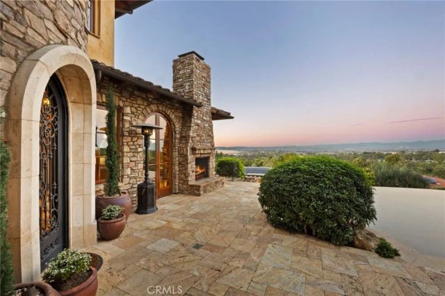 4 Yellow Brick Rd, Rancho Palos Verdes, CA 90275