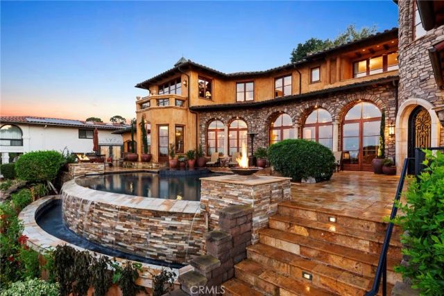 4 Yellow Brick Rd, Rancho Palos Verdes, CA 90275