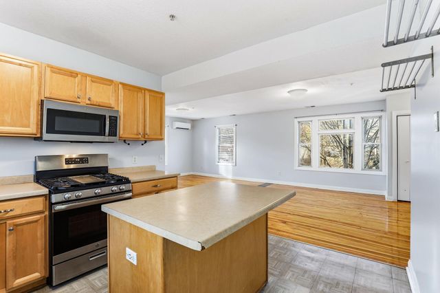 2827 Bryant Avenue N 4, Minneapolis, MN 55411