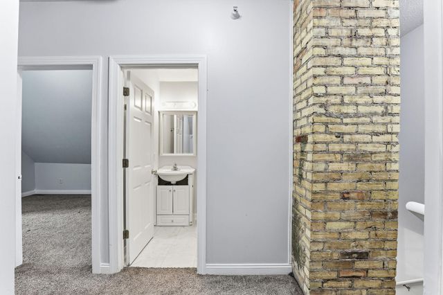 2827 Bryant Avenue N 4, Minneapolis, MN 55411