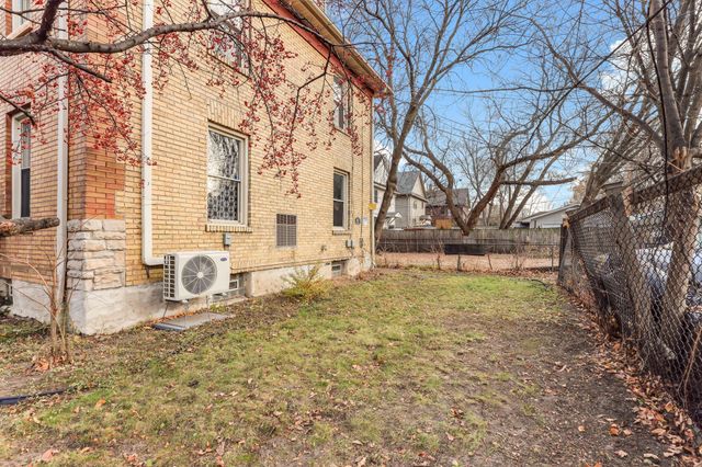 2827 Bryant Avenue N 4, Minneapolis, MN 55411