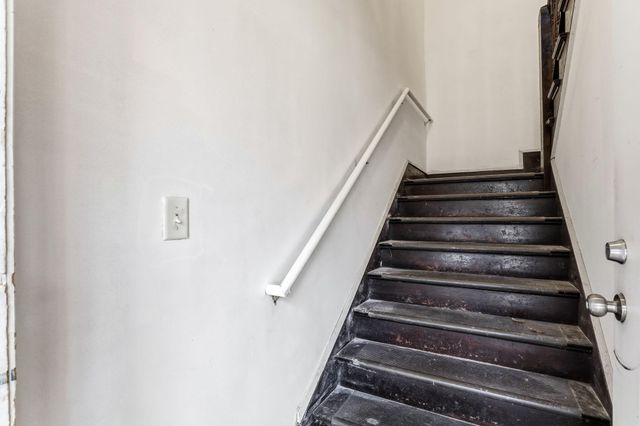 2827 Bryant Avenue N 4, Minneapolis, MN 55411