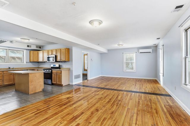 2827 Bryant Avenue N 4, Minneapolis, MN 55411