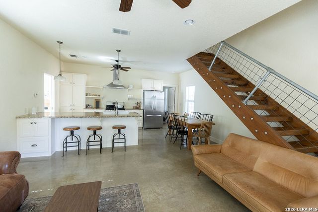 809 JOSEPHINE ST, New Braunfels, TX 78130