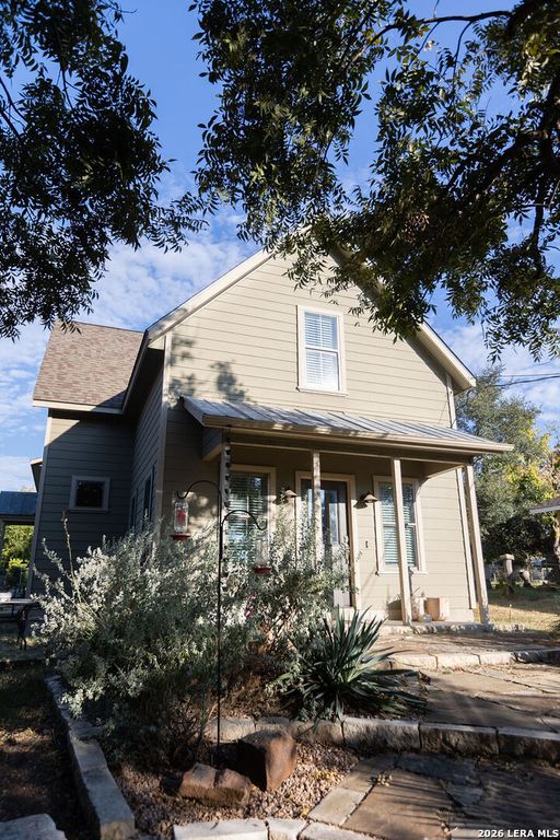809 JOSEPHINE ST, New Braunfels, TX 78130