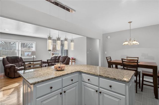 10 Bonita DR, Newport News, VA 23602