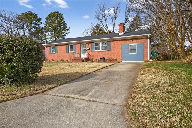 10 Bonita DR, Newport News, VA 23602